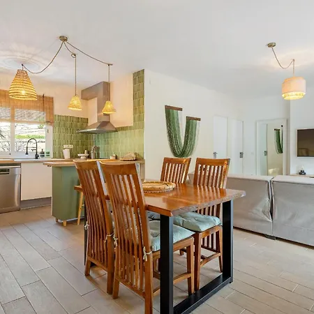 Hauzify I Cases Holiday home
