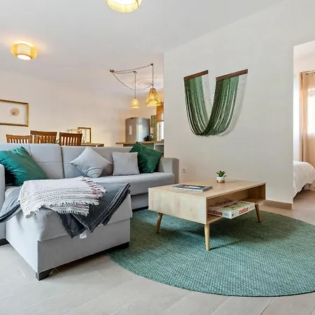 Holiday home Hauzify I Cases